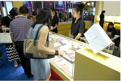 愛琳珠寶參展廣州國際珠寶交易會完美謝幕_財經滾動_南方網