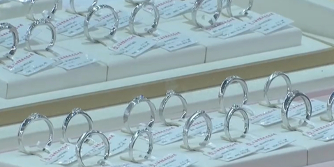 鉑金價格漲幅超 36%,需求強勁引市場熱潮