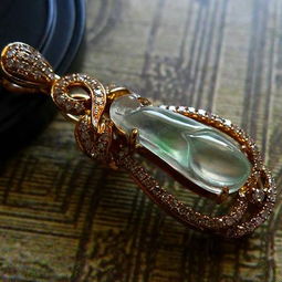 緬甸天然翡翠玻璃種蘭花吊墜 品鑒、證書與市場交易指南